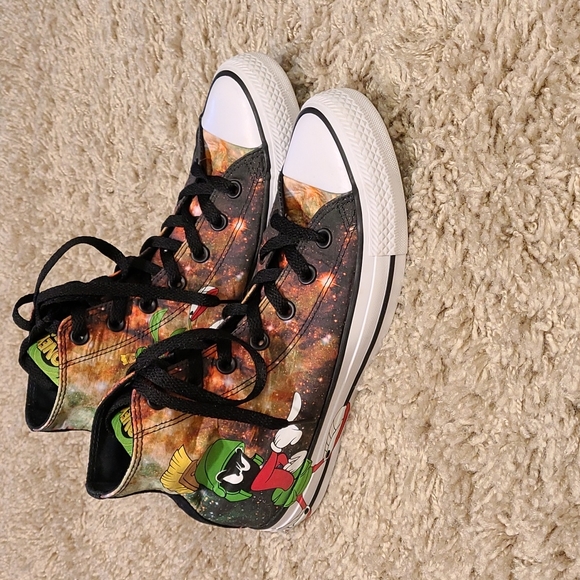 Converse Shoes - Converse Chuck Taylor All-Star Looney Tunes Womens 8 Mens 6